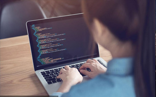 伊犁 api php源码,下载的php源码怎么运行呢？